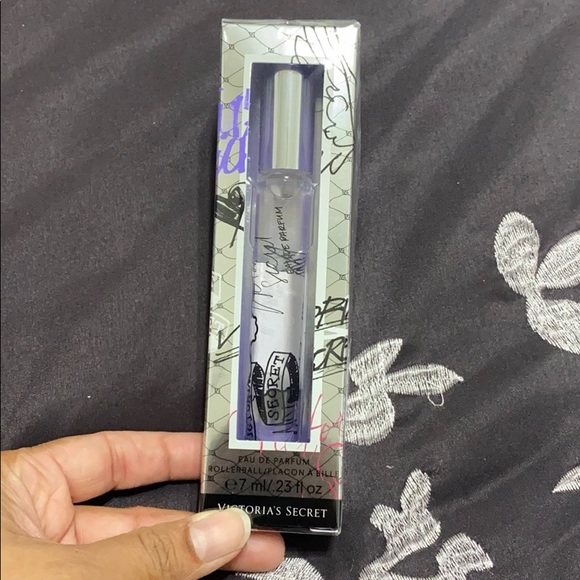 Victoria’s Secret Tease Rebel Rollerball - Picture 2 of 3